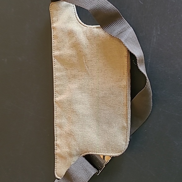 GUESS Fanny Pack Belt Bag Taupe Brown Fabric - Picture 7 of 7